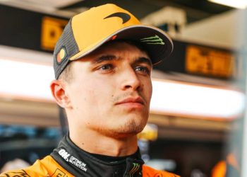 Norris exalta momento da McLaren: “Somos os favoritos, somos a equipe a ser batida”