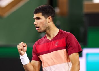 Alcaraz vence argentino e encara algoz de João Fonseca na semi em Indian Wells