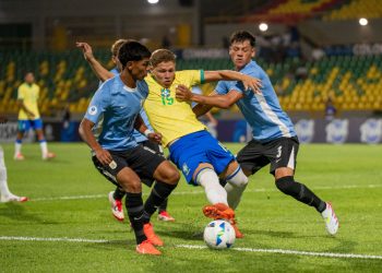 Brasil empata com Uruguai em estreia no Sul-Americano Sub-17