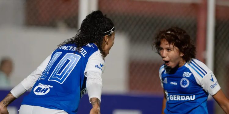 Cruzeiro bate o Grêmio em jogaço de sete gols no Brasileirão Feminino