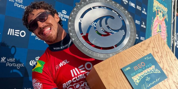 Yago Dora vence Italo Ferreira em final brasileira e é campeão da etapa de Portugal da WSL