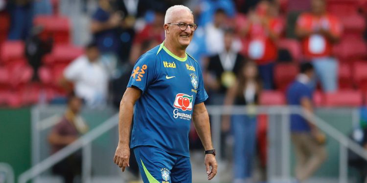 Dorival convoca quatro jogadores para duelo contra a Argentina