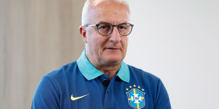 Dorival Júnior é demitido do comando da Seleção