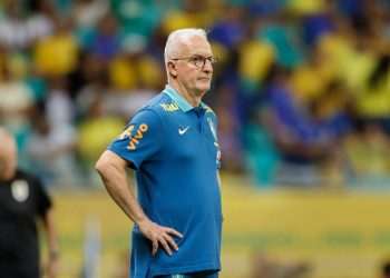 O trabalho é ruim, mas Dorival merece respeito da CBF