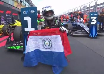 Durksen assume liderança na largada e vence sprint race da F2 na Austrália