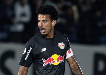 Palmeiras e Bragantino acertam troca envolvendo Lucas Evangelista e Fabinho