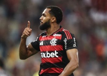Flamengo vence Fluminense no primeiro jogo da final do Carioca