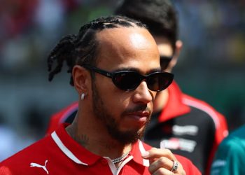 Hamilton lamenta modificações no carro no GP da China: “Tentamos evoluir e ficou pior”