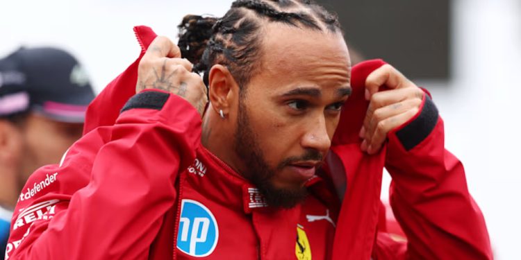“Senti que estava no fundo do poço”, diz Hamilton sobre estreia na Ferrari