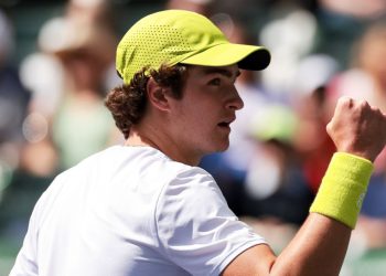João Fonseca vence britânico e avança à segunda rodada em Indian Wells