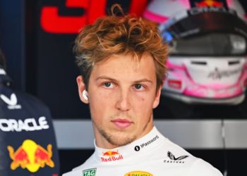 Red Bull considera trocar Lawson por Tsunoda no GP do Japão