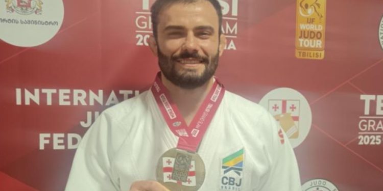 Rafael Macedo vence holandês e é bronze no Grand Slam de Tbilisi