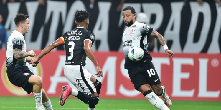 Corinthians vence Barcelona, mas é eliminado na pré-Libertadores pela terceira vez