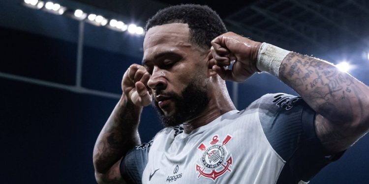 Palmeiras, Corinthians e Santos avançam. Cada um vive um momento