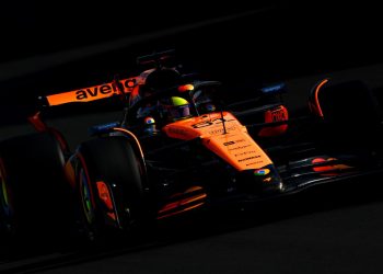 Piastri brilha na China e garante primeira pole da carreira; Bortoleto é 19º