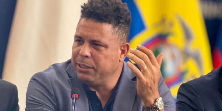 Conmebol cria força-tarefa contra o racismo liderada por Ronaldo