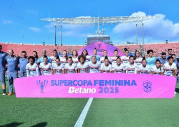 São Paulo bate Corinthians nos pênaltis e é campeão da Supercopa Feminina
