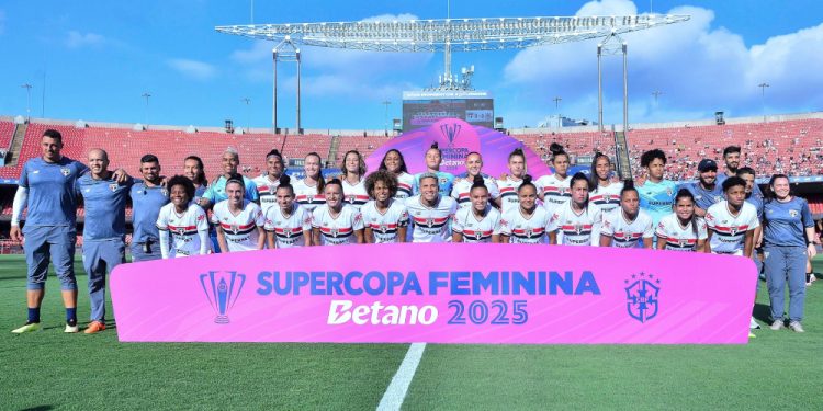 São Paulo bate Corinthians nos pênaltis e é campeão da Supercopa Feminina