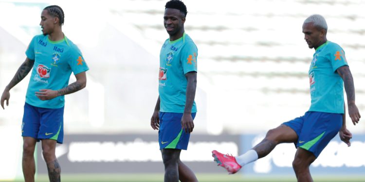 Brasil enfrenta Colômbia no Mané Garrincha para embalar nas Eliminatórias