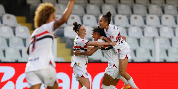 São Paulo e Corinthians avançam à final da Supercopa Feminina