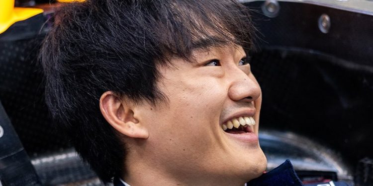 Tsunoda aprova adaptação ao RB21 e sonha com pódio em estreia pela Red Bull no Japão