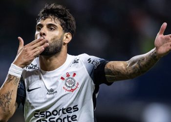 Corinthians vence Palmeiras no Allianz Parque e abre vantagem na final do Paulistão