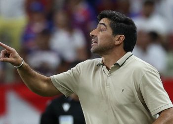 Há menos de um mês, queriam a cabeça de Abel Ferreira