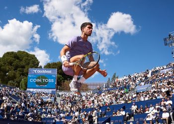 Alcaraz bate De Minaur e vai à semifinal do ATP 500 de Barcelona