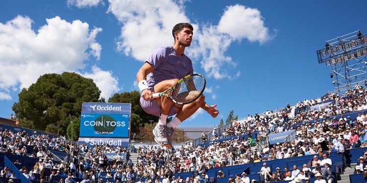 Alcaraz bate De Minaur e vai à semifinal do ATP 500 de Barcelona