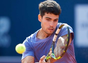 Alcaraz supera Fils e faz final em Barcelona contra Rune