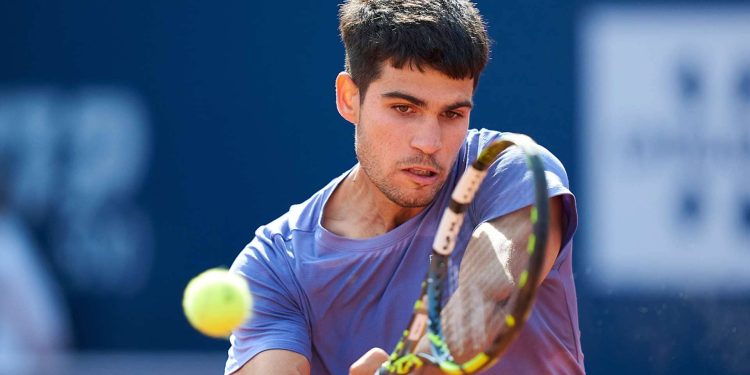 Alcaraz supera Fils e faz final em Barcelona contra Rune