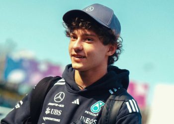 Antonelli alcança feito histórico na F1 e comemora atuação consistente no Japão