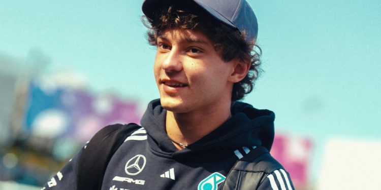 Antonelli alcança feito histórico na F1 e comemora atuação consistente no Japão