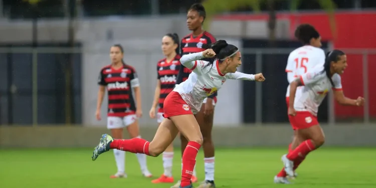 Bragantino bate o Flamengo e quebra sequência de três jogos sem vitória