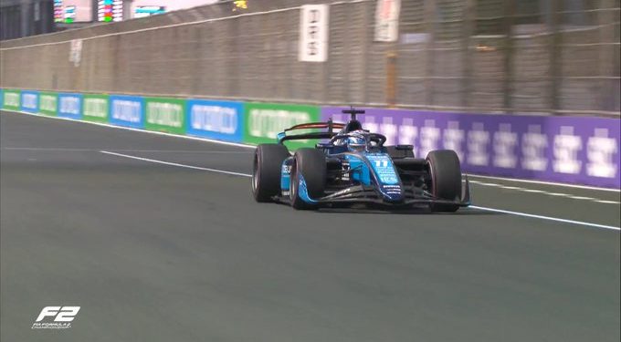 Crawford desbanca Martins no final e fica com a pole da prova de domingo da F2