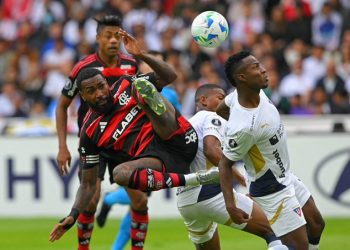 Flamengo empata com LDU e se complica na Libertadores