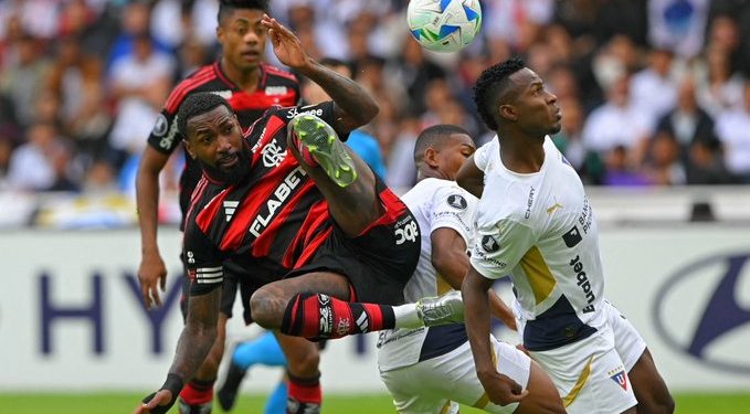 Flamengo empata com LDU e se complica na Libertadores