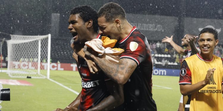 São Paulo supera o Libertad e assume liderança do Grupo D da Libertadores