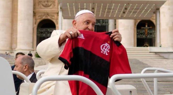 Clubes brasileiros lamentam a morte do papa Francisco