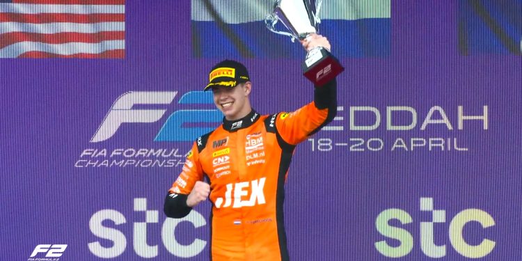 Verschoor supera frustração da sprint e vence corrida principal da Fórmula 2