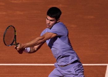 Com dores musculares, Alcaraz anuncia desistência do Masters 1000 de Madri