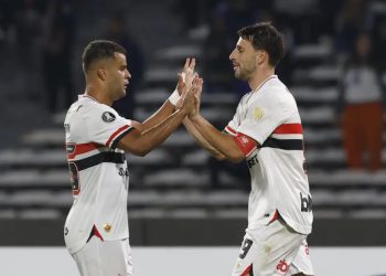 São Paulo vence Talleres na Argentina em estreia na Libertadores; Botafogo perde no Chile