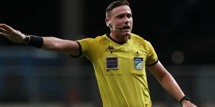 Fifa define árbitros e inclui câmeras corporais no Mundial de Clubes