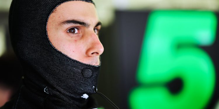 Bortoleto lamenta desempenho da Sauber no Bahrein: “Não consigo seguir os carros à frente de perto”