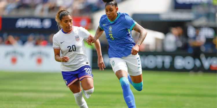 Seleção feminina perde para os Estados Unidos no primeiro amistoso do ano