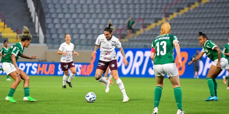 Ferroviária bate o Palmeiras e segue na liderança do Brasileirão feminino