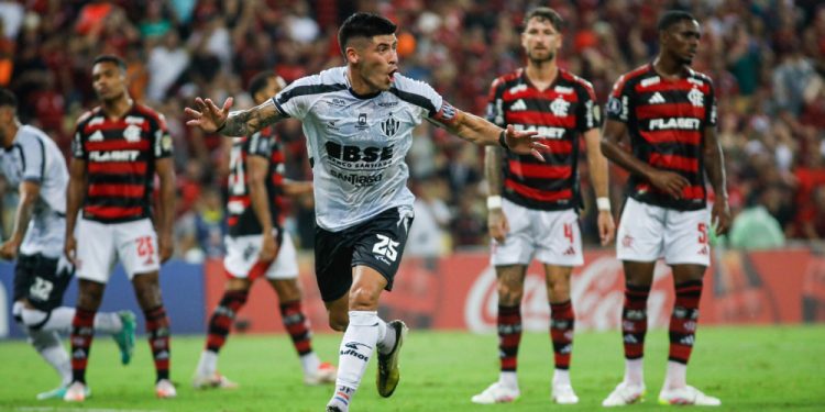 Arrogante, Fla dá vexame. Palmeiras vence, mas não convence