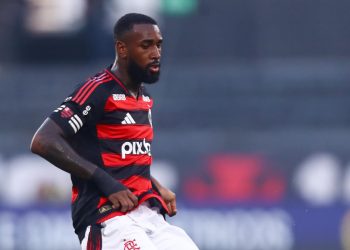 Flamengo encerra novela e renova contrato com Gerson até 2030