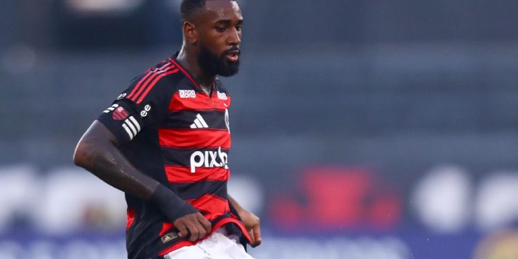 Flamengo encerra novela e renova contrato com Gerson até 2030