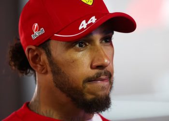 Hamilton aprova resultado no Bahrein e prevê evolução: “Aprendi muito”